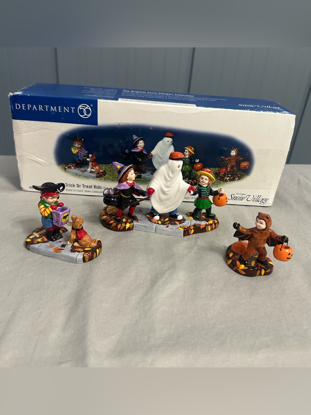 Dept 56 Trick Or Treat Kids Set 3 Ghost Witch Bat Pirate Dog 56.54937 Box